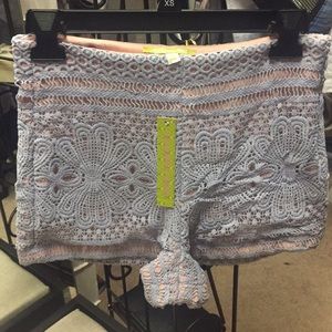 Beautiful new crochet blue Gianni Bini shorts.
